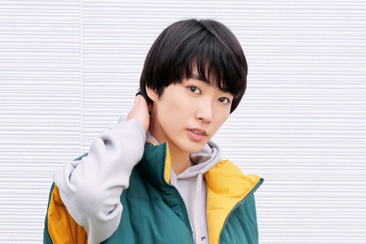 荒木飛羽、“美少女顔”男子役でラブコメ初主演　『おとなりコンプレックス』実写ドラマ化　ヒロインは瑚々