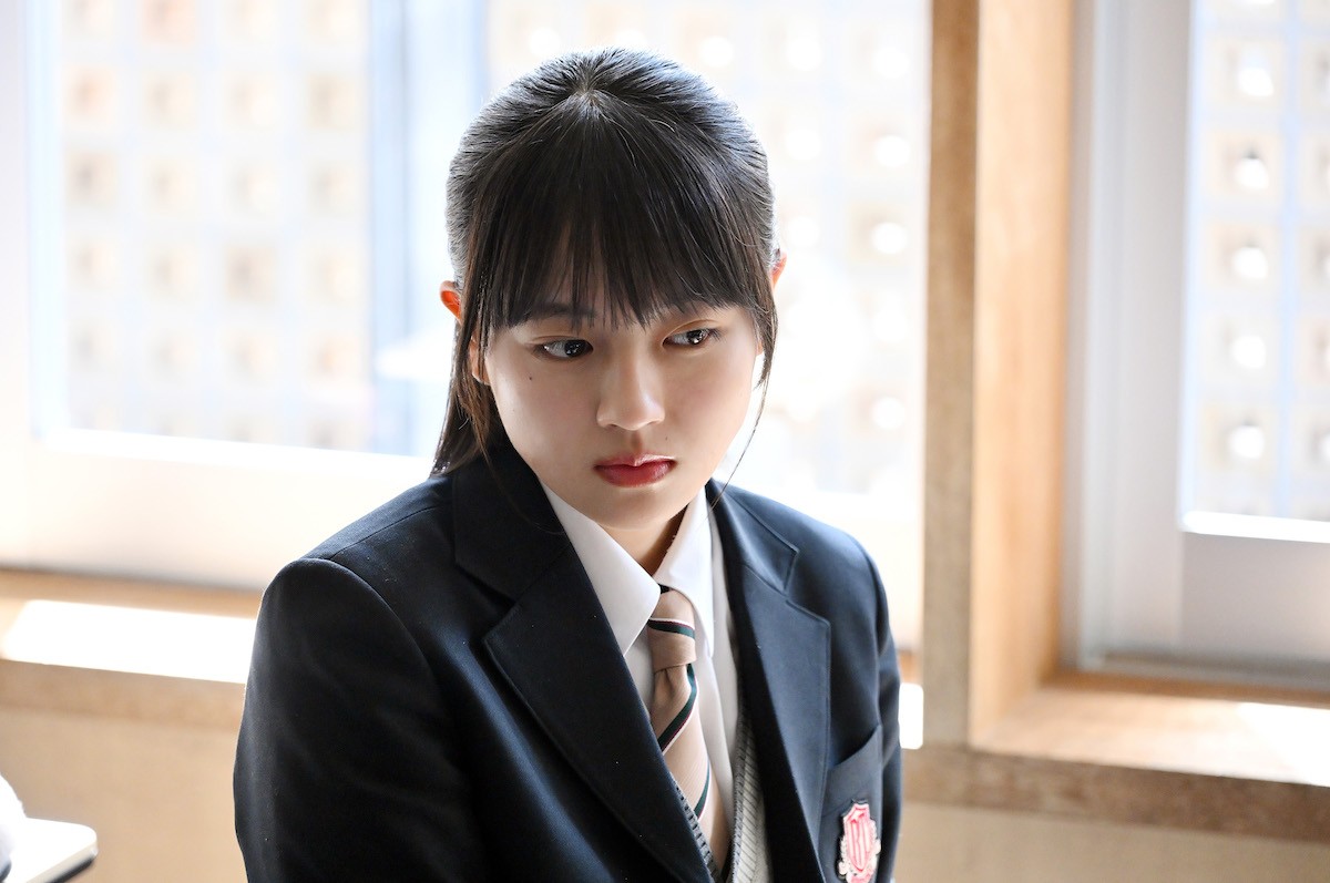 『御上先生』第2話　“御上”松坂桃李、“神崎”奥平大兼による不倫記事について生徒たちに討論させる