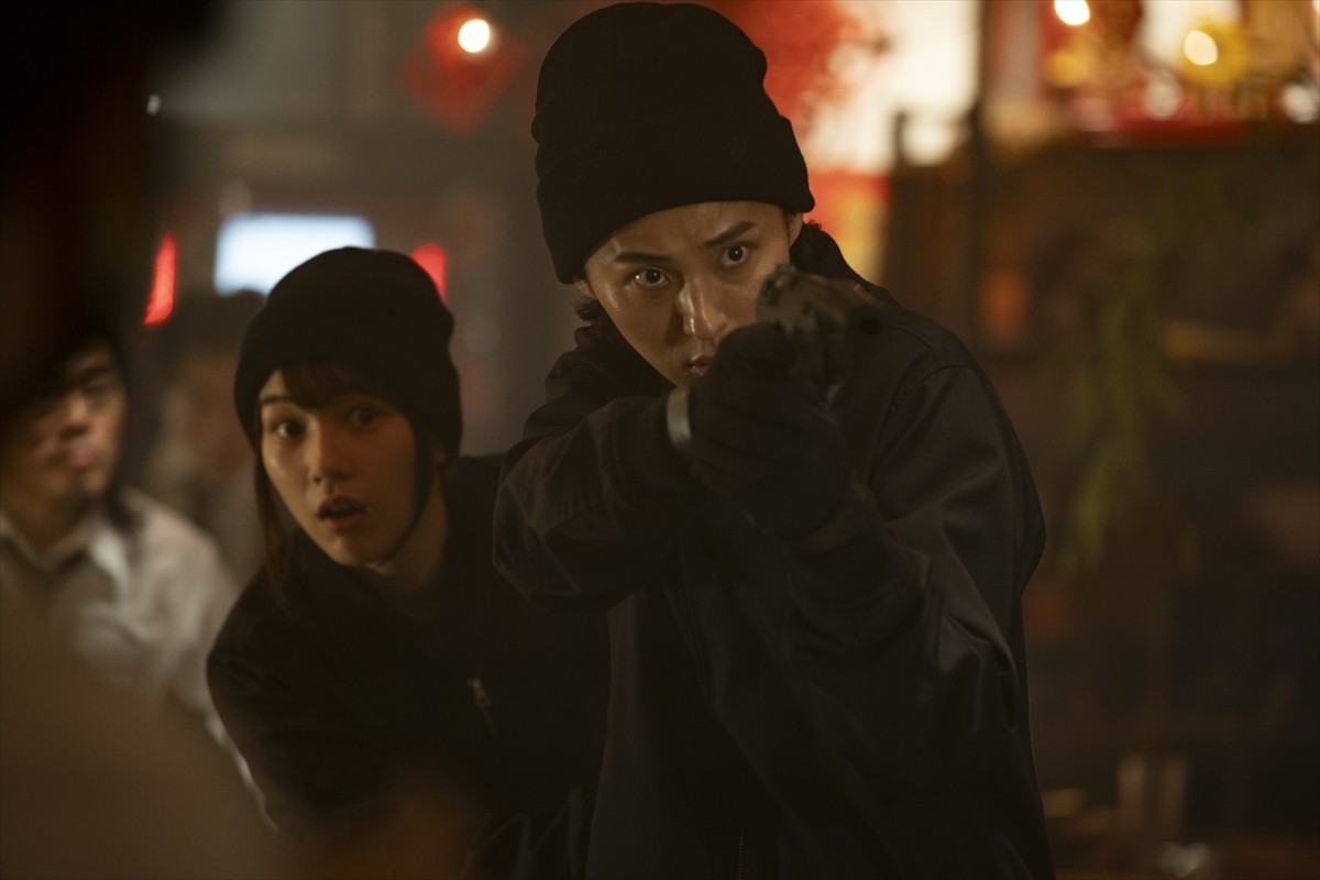 のん×藤ヶ谷太輔『幸せカナコの殺し屋生活』、齋藤飛鳥が1人13役に挑戦!?　カナコの心の声を伝えるキャラクターの声の正体解禁