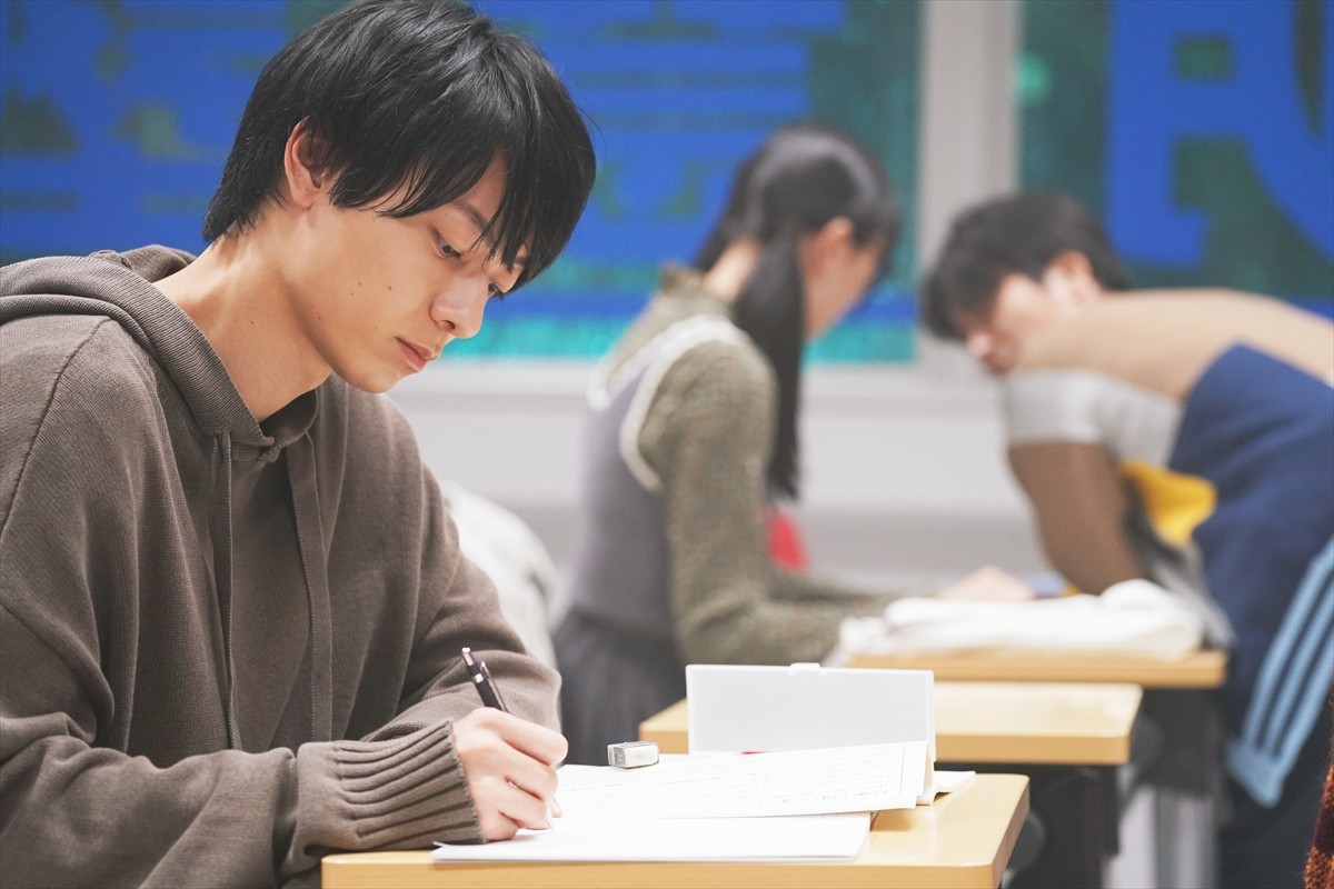 作間龍斗が演じる再現度高すぎな“山田くん”に日本中が恋に落ちる！　映画 『山田くんとLv999の恋をする』場面写真