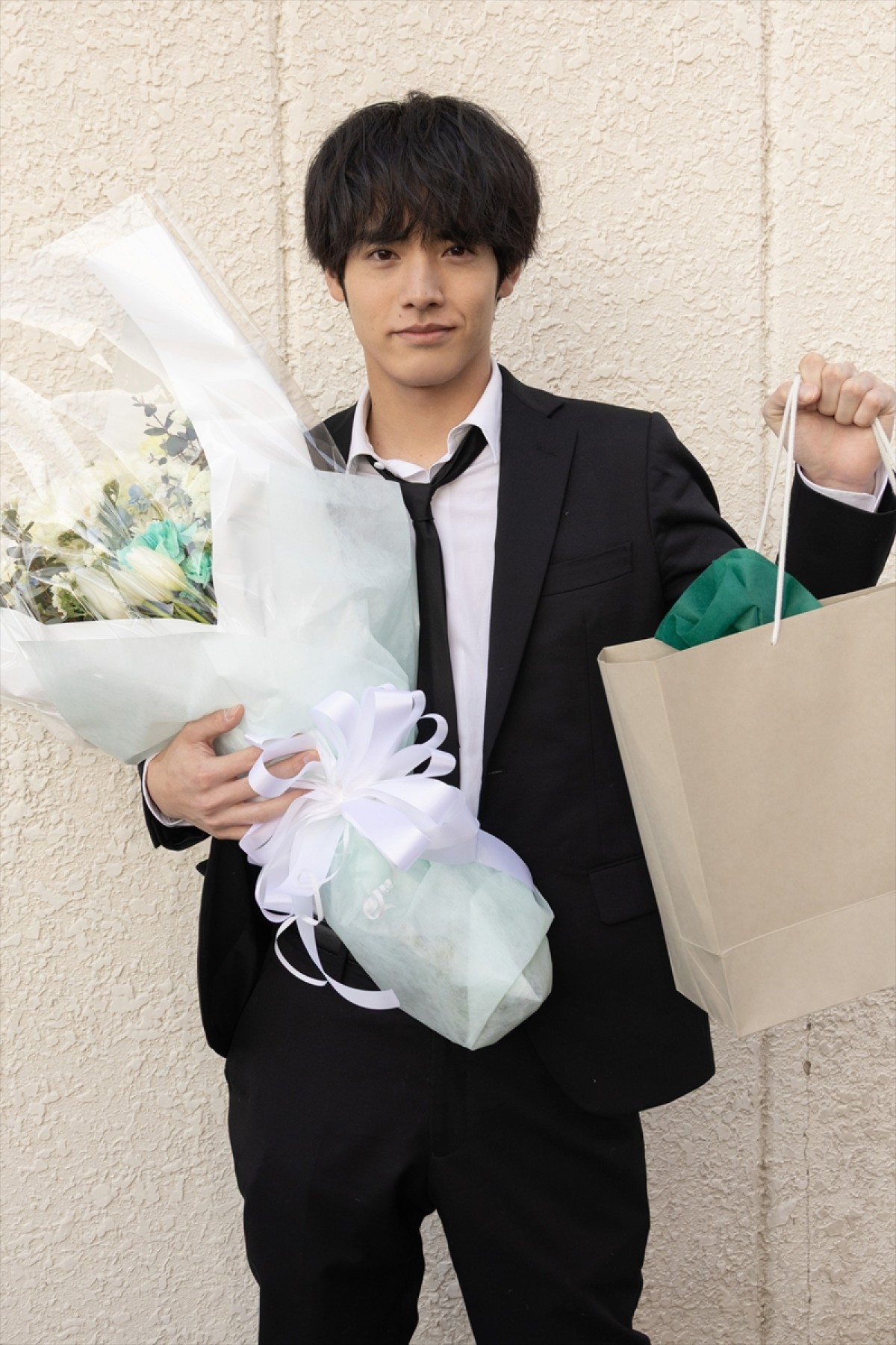本日31歳の誕生日！　赤楚衛二、『相続探偵』撮影現場でバースデーサプライズ敢行