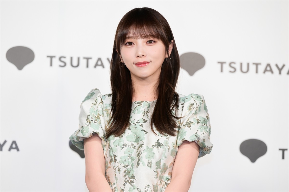 乃木坂46・与田祐希、3rd写真集『ヨーダ』発売記念記者会見に登場