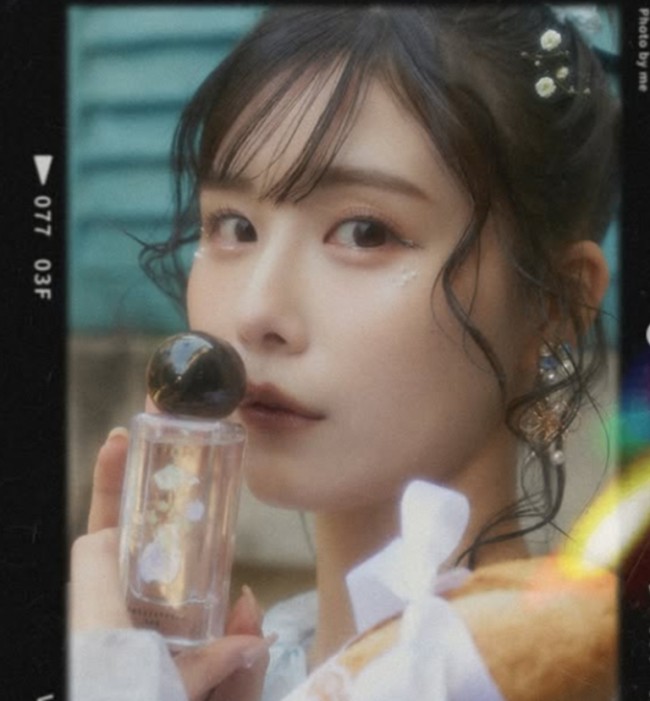 有村藍里、香水と2ショット　※「有村藍里」インスタグラム