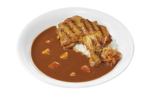 すき家「炭火焼きほろほろチキンカレー」登場！　辛さを自由自在に調節できるソース付き
