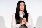ILLIT・ウォンヒ、映画『顔だけじゃ好きになりません』初日舞台挨拶に登場