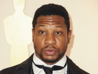 ジョナサン・メジャース、元恋人の首絞めを認める音声が発覚