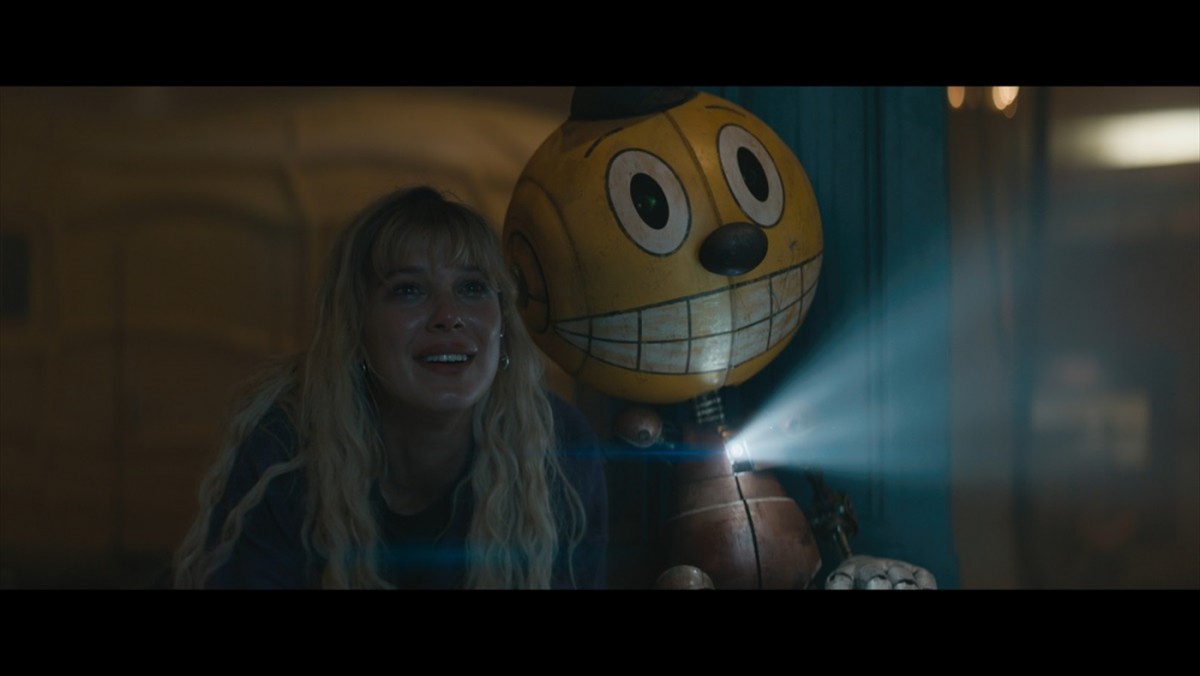 ミリー・ボビー・ブラウン、クリス・プラット共演『エレクトリック・ステイト』最終予告解禁　少女がロボットたちと巨悪に立ち向かう！