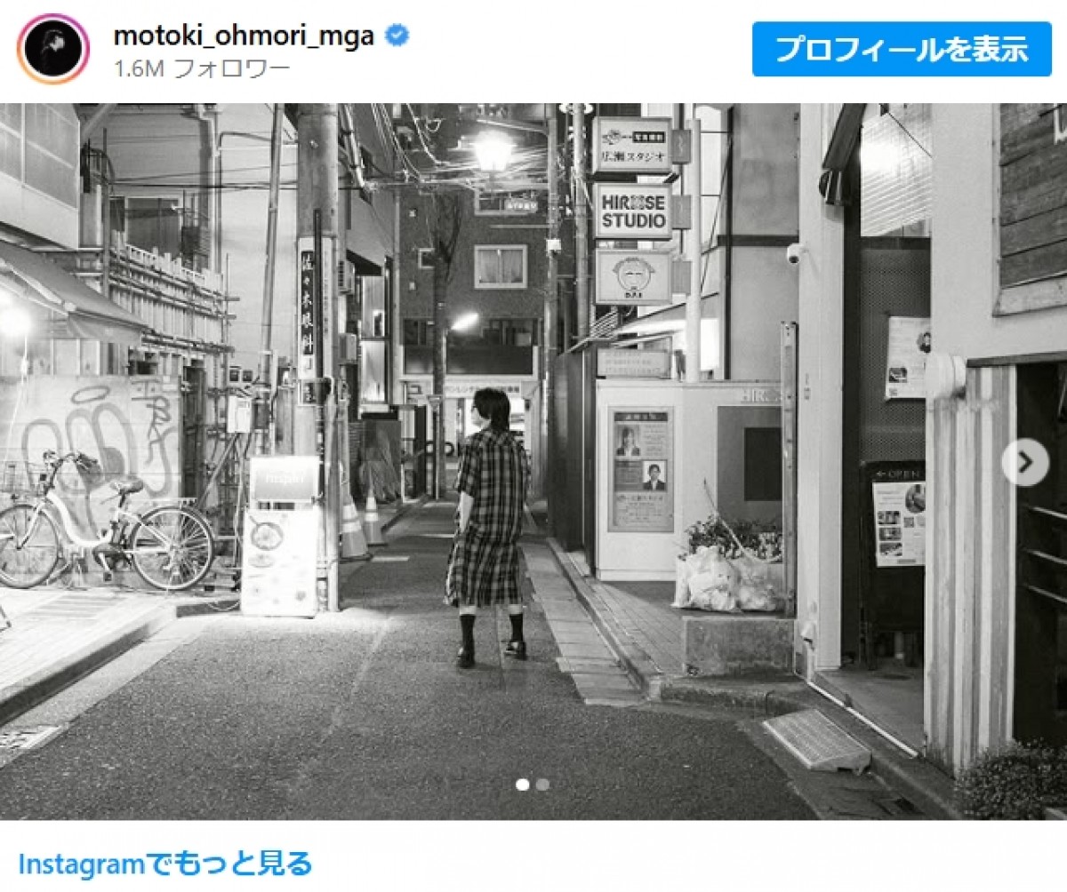 ミセス大森元貴、“変装なし”で下北に!? 「すごすぎて」「下北ともっくん似合いすぎ」ファンびっくり