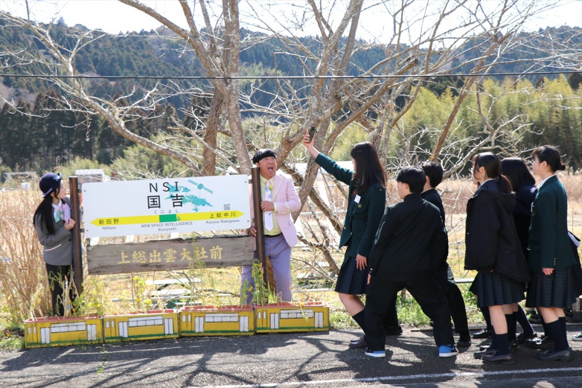 バナナマン・日村がバスで送迎する『ひむバス！』レギュラー化！　初回ナレーションは山下美月が担当　コメント到着