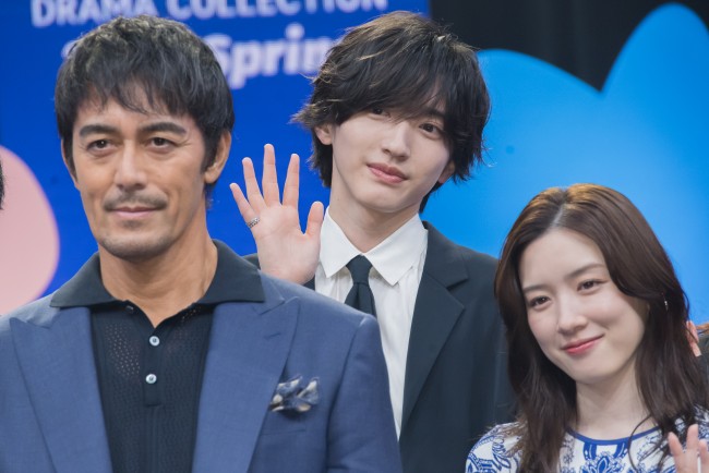ドラマ『キャスター』に出演する(左から)阿部寛、道枝駿佑、永野芽郁
