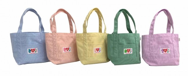 ケアベア×「イオン」がコラボ! 春トク祭りで“オリジナルバッグ”を無料配布