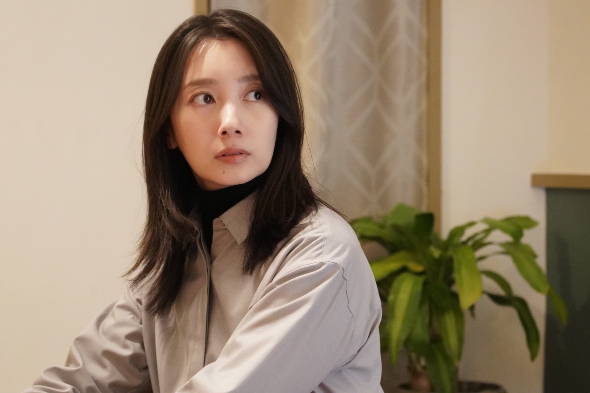 『アイシー』第9話　“柊”波瑠、発砲事件の現場で拳銃を手にした父“夏見”杉本哲太を目撃