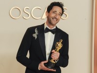 主演男優賞獲得のエイドリアン・ブロディ、スピーチでアカデミー史上最長記録を更新