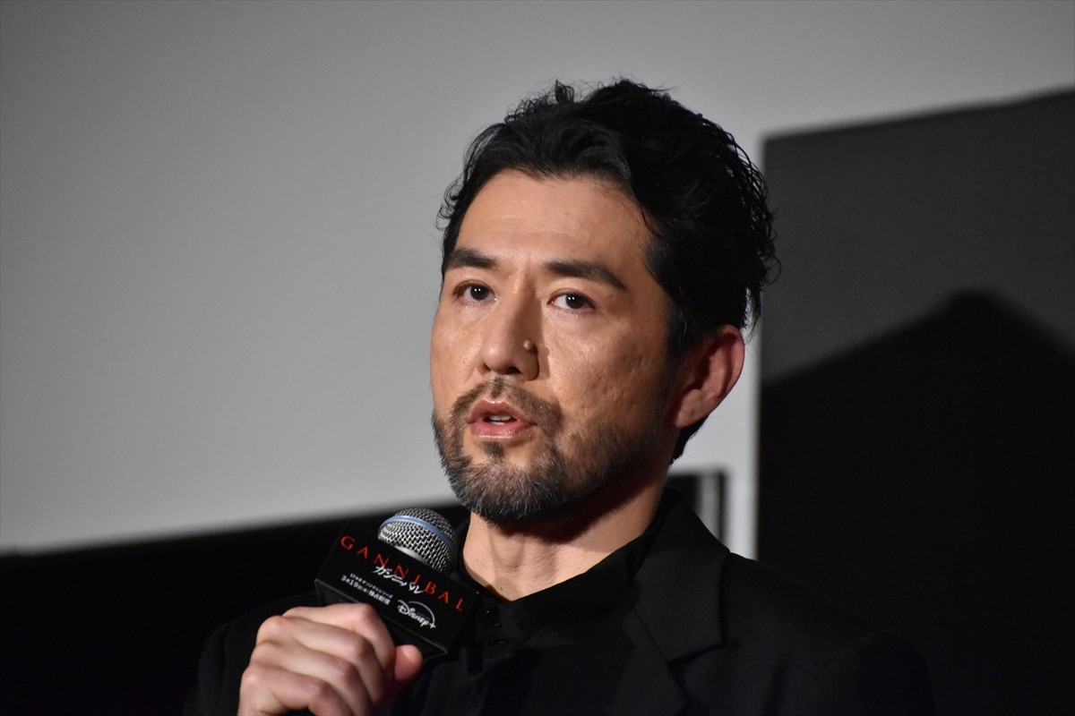 柳楽優弥、「『ガンニバル2』を世界にぶちかましたい！」サプライズバースデーで意気込み