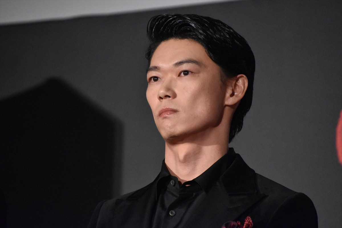 柳楽優弥、「『ガンニバル2』を世界にぶちかましたい！」サプライズバースデーで意気込み