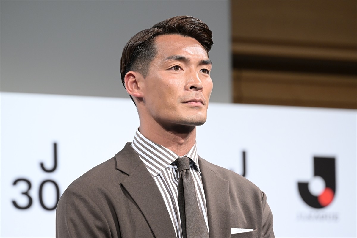 槙野智章、“愛犬”との食事タイムが「そっくりすぎる笑」「かわいすぎて」ファン歓喜