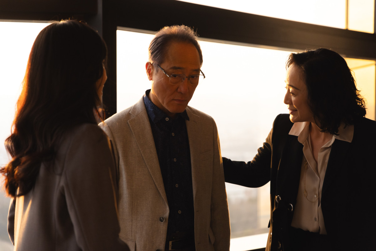 『魔物』今夜スタート　弁護士の“あやめ”麻生久美子と魅惑的な“凍也”塩野瑛久が許されない恋に堕ちる