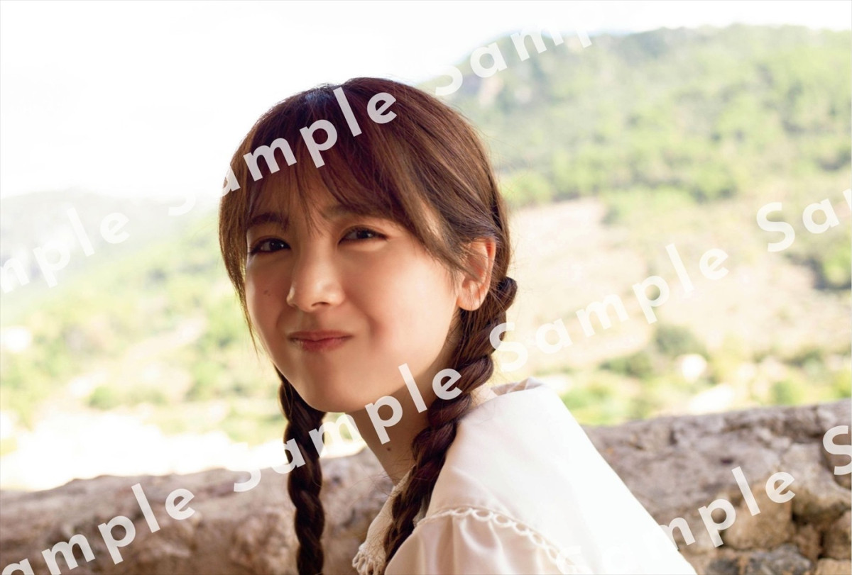乃木坂46「首ンセス」メンバー・筒井あやめ、美しすぎるポニテ横顔ショット　1st写真集先行カット解禁