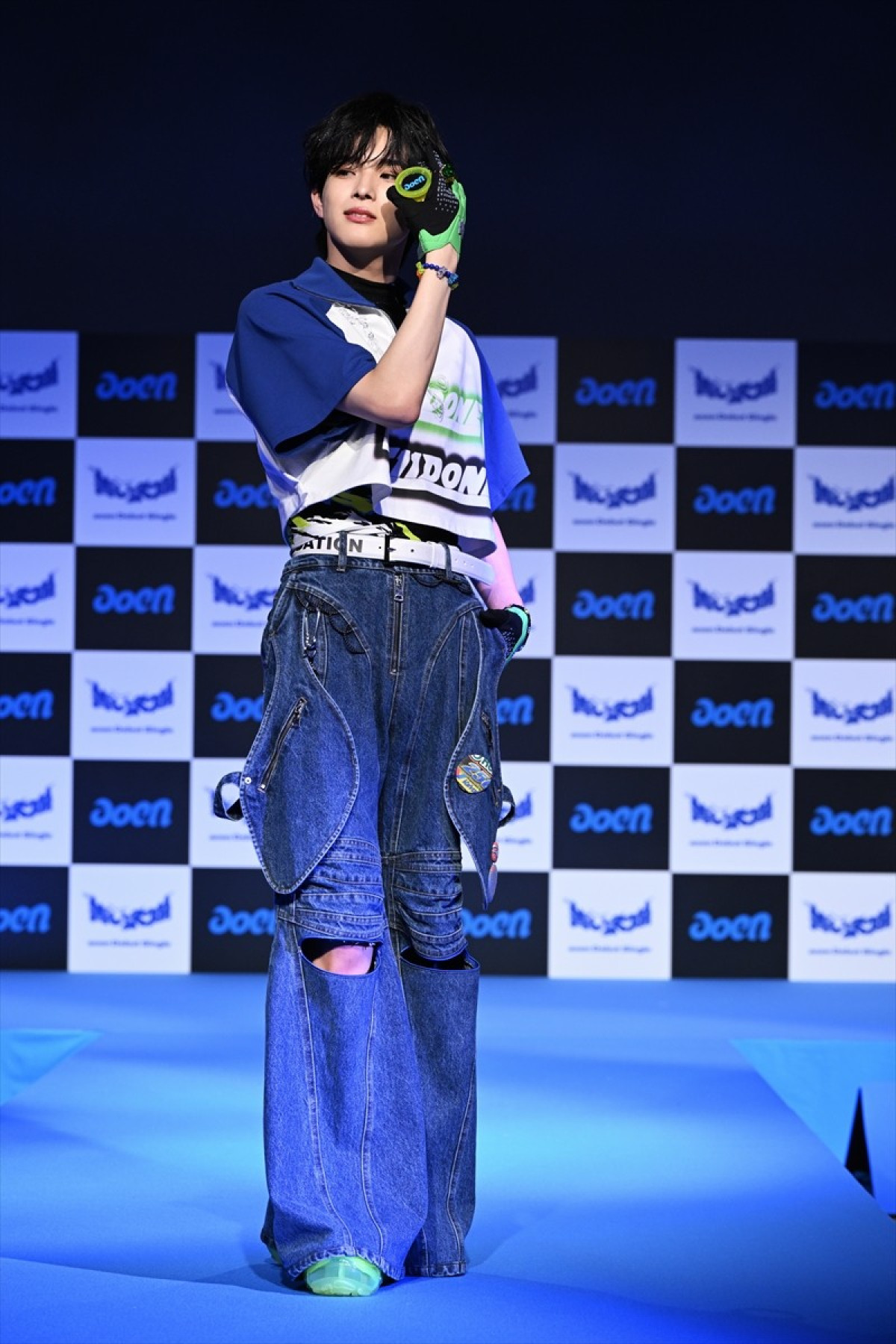 HYBE発のaoen、デビュー会見に7人で集合「一人一人違う輝きを持っている仲間」