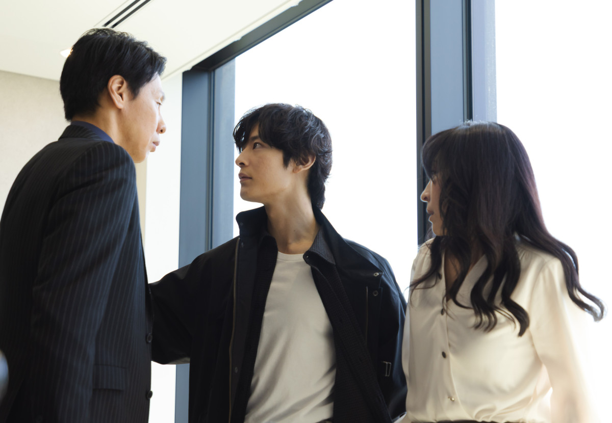 『魔物』第2話　“あやめ”麻生久美子＆“凍也”塩野瑛久、一線を越え許されない恋に堕ちて行く