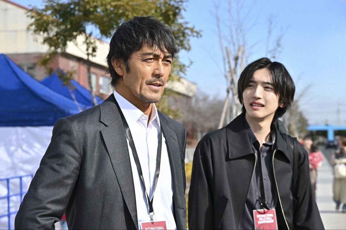 阿部寛が破天荒なキャスター役で日曜劇場に帰還！　社会派エンターテインメント『キャスター』今夜スタート