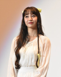Cocomi、劇場アニメ『怪盗クイーンの優雅な休暇』完成披露上映会に登場