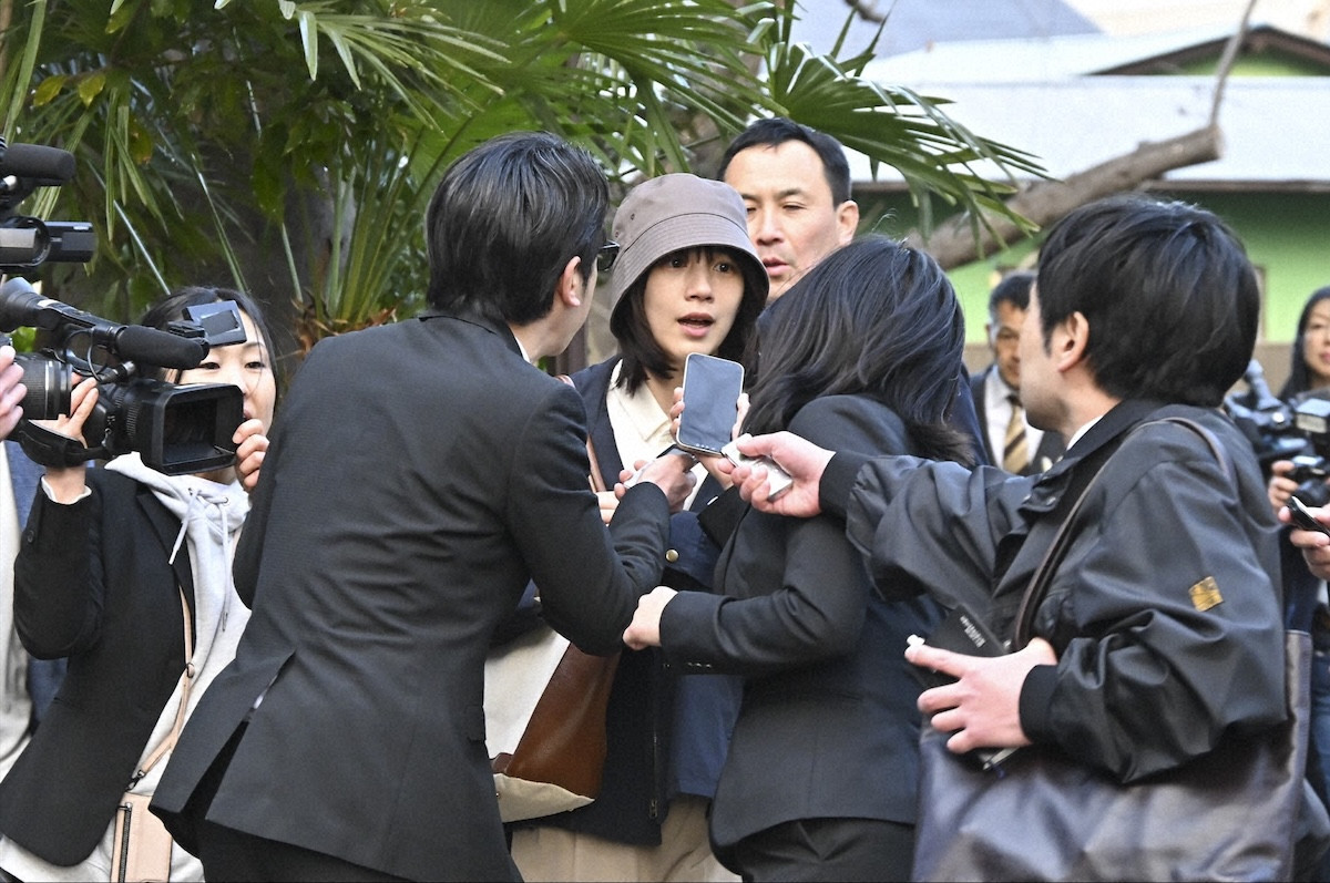 『キャスター』第3話　“進藤”阿部寛、万能細胞を発見した“篠宮”のんをインタビューも大騒動へ発展