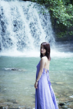 『上戸彩写真集 Midday Reverie』先行カット