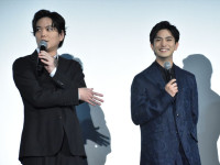 『MIRRORLIAR FILMS Season7』完成披露舞台あいさつに登壇した加藤シゲアキ、正門良規