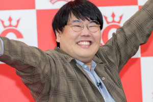 蛙亭、『キングオブコント2025』エントリー表明会見に登場