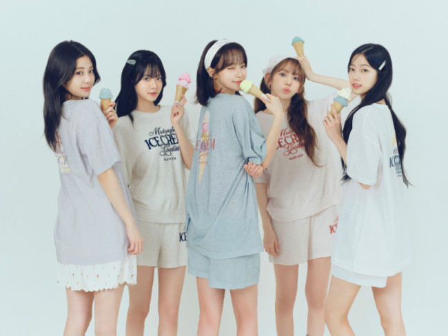 LE SSERAFIMが夏の「ジェラピケ」を着こなす！　美脚輝く新ビジュアルが公開
