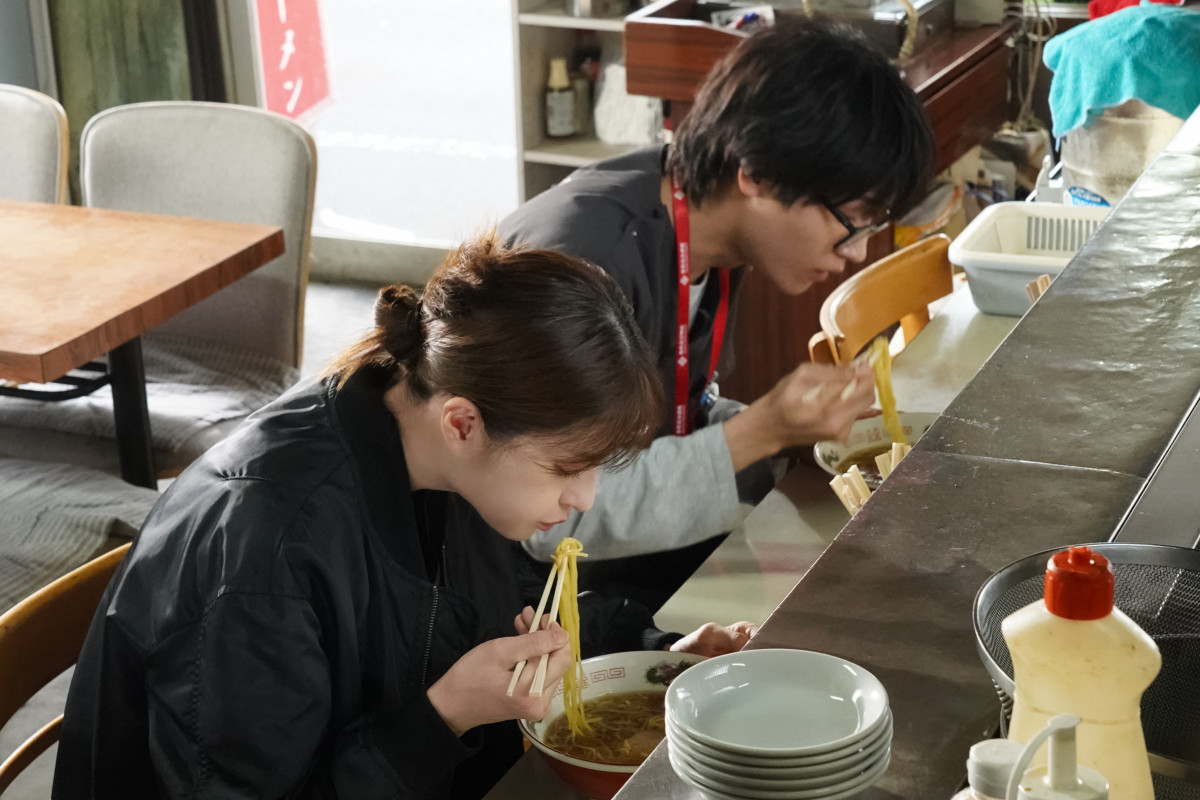 『Dr.アシュラ』第4話　“保”佐野晶哉、勤務中に外出した“朱羅”松本若菜を追いかける