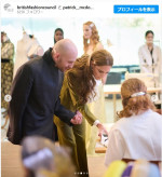 キャサリン妃、ヴィクトリア・ベッカムのパンツスーツで気鋭デザイナーを表彰　※「British Fashion Council」インスタグラム