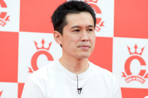 や団・ロングサイズ伊藤、『キングオブコント2025』エントリー表明会見に登場