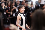第78回カンヌ国際映画祭のレッドカーペットアライバルに登場した映画『恋愛裁判』主演・齊藤京子