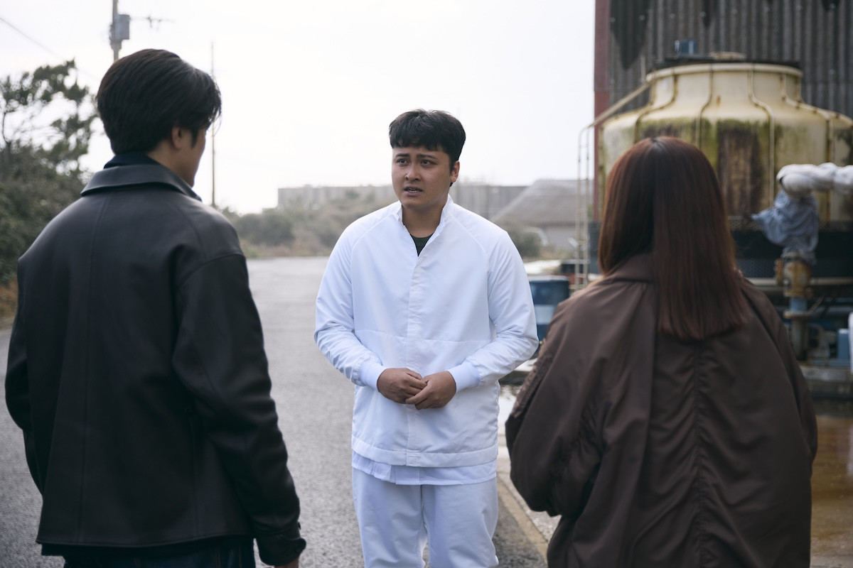 『イグナイト』第3話　“宇崎”間宮祥太朗、ケガをした外国人技能実習生の職場を訪れる
