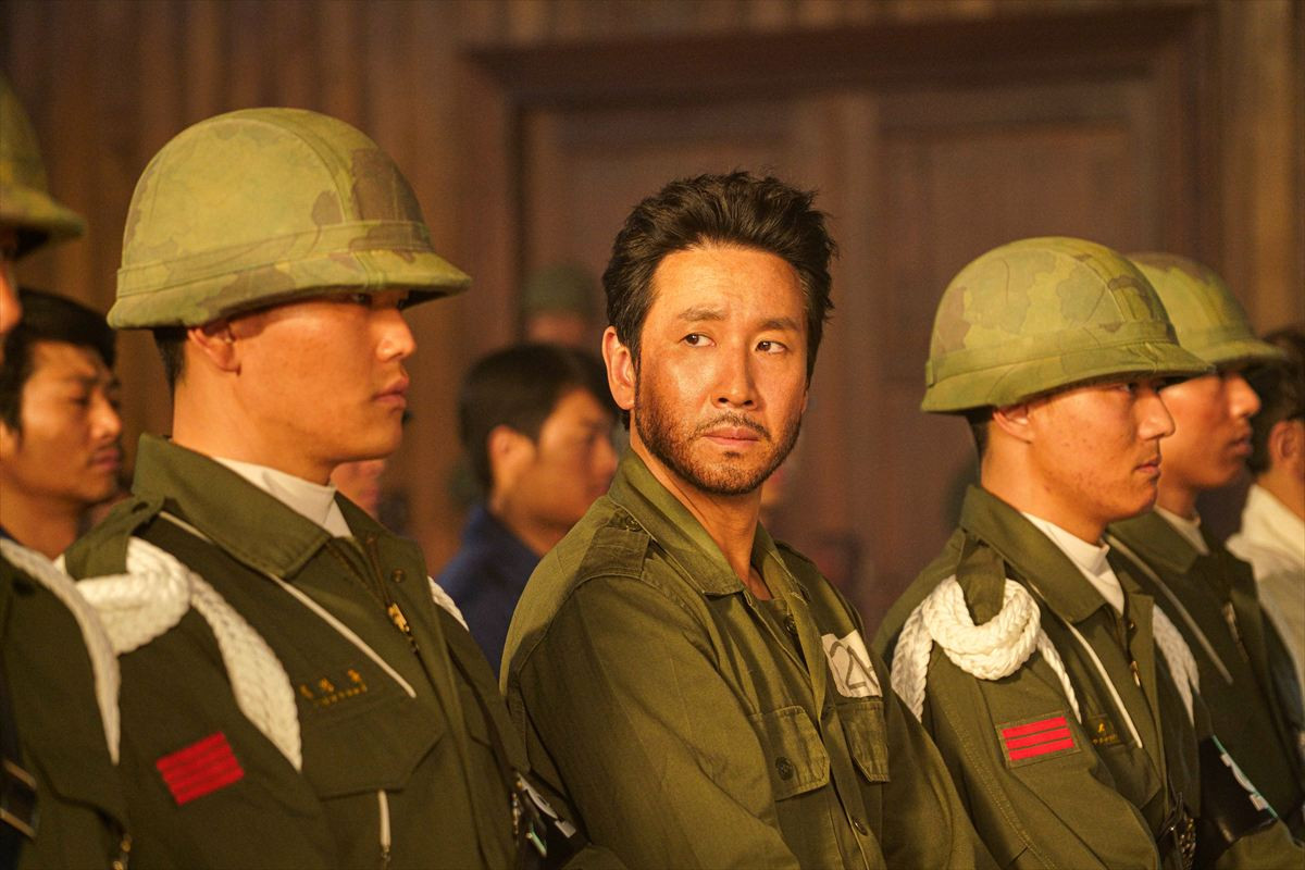 イ・ソンギュンの切実な表情も『大統領暗殺裁判　16日間の真実』場面写真8点解禁