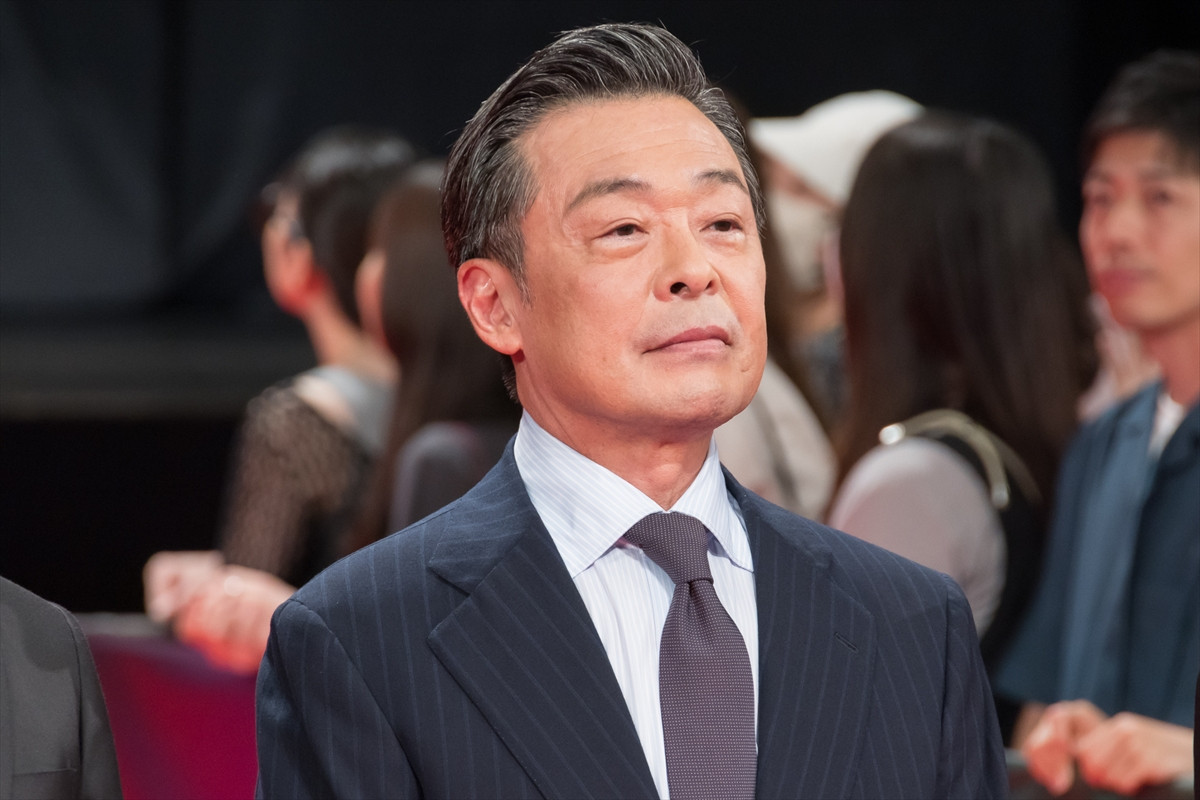 綾野剛、ファンへの気遣いに拍手「体調とか悪くなったらすぐ言って」