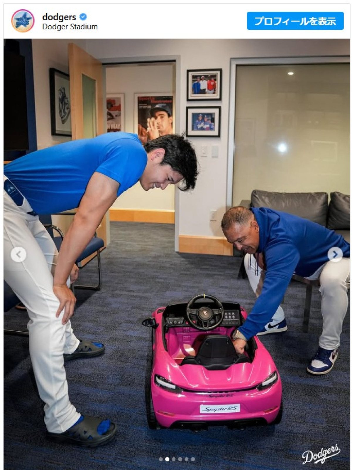 ドジャース・ロバーツ監督、大谷翔平“パパ”にスペシャルギフト　娘用にピンクのミニポルシェを用意