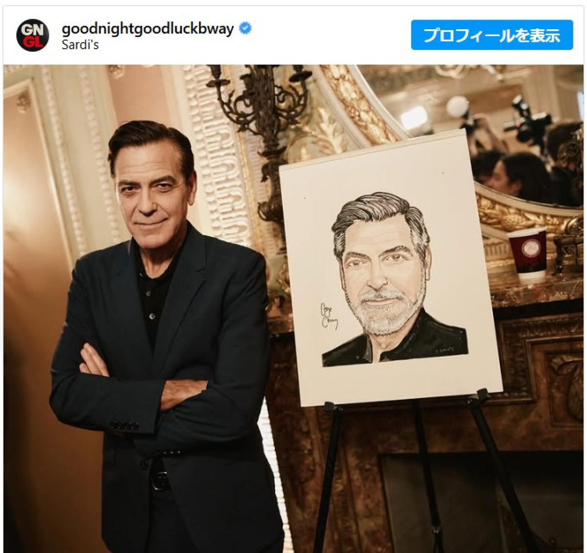 ジョージ・クルーニー、シルバーヘアに戻り妻アマル・クルーニーとレッドカーペットに登場
