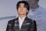 『F1（R）／エフワン』舞台あいさつに出席した森本慎太郎