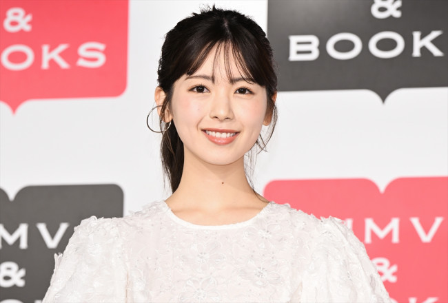乃木坂46・筒井あやめ、1st写真集「感情の隙間」発売記念記者会見に登場