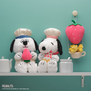 『PEANUTS』×「Afternoon Tea」コラボに新作！ “パティシェ”スヌーピーの「保冷バッグ」など登場