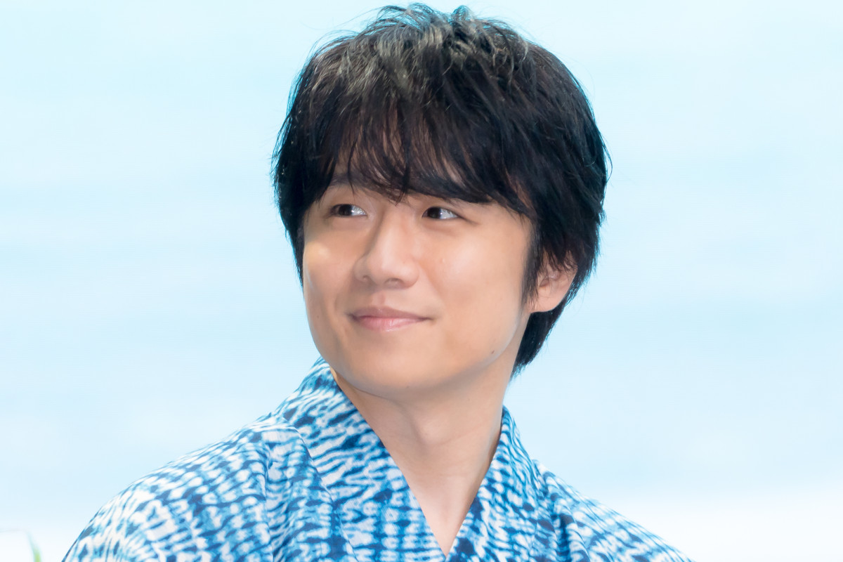 福原遥、生ウインク披露で照れ笑い　生田絵梨花がメロメロ
