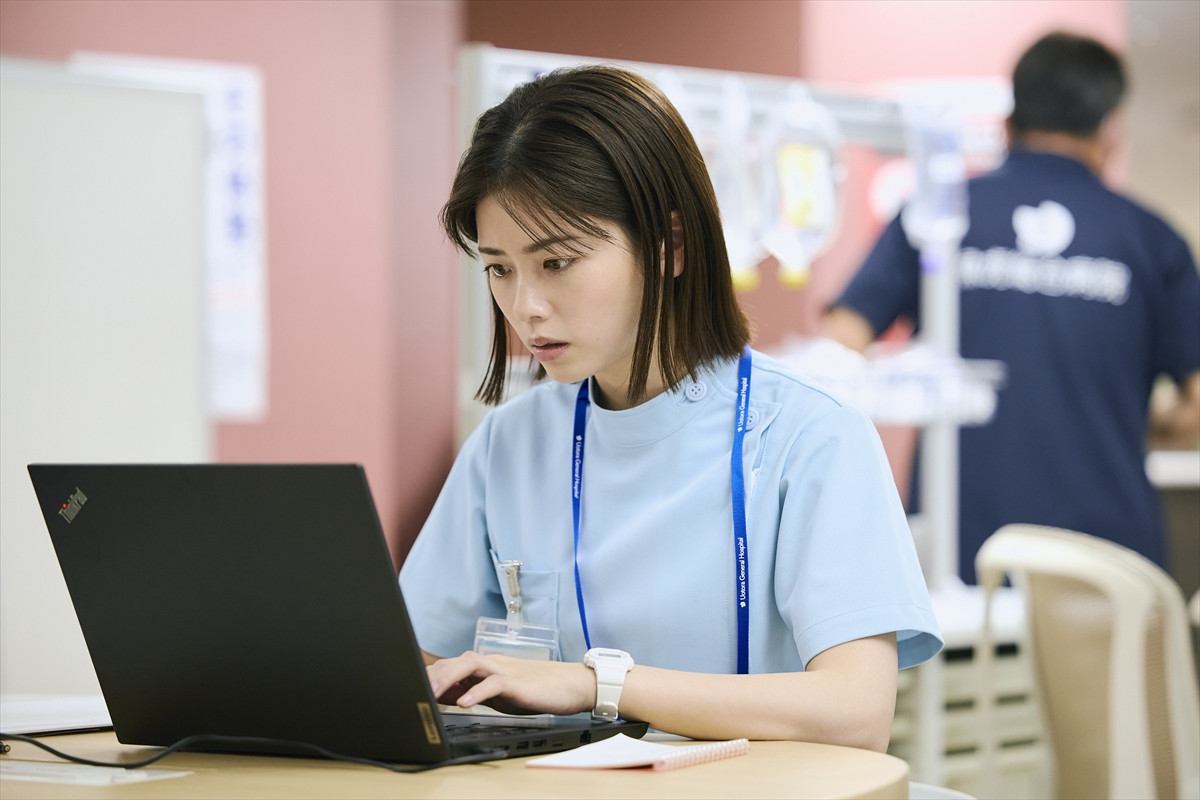 小芝風花、初共演の松本潤は“兄貴肌”「松本さんの存在で撮影現場全体が活気づいている」