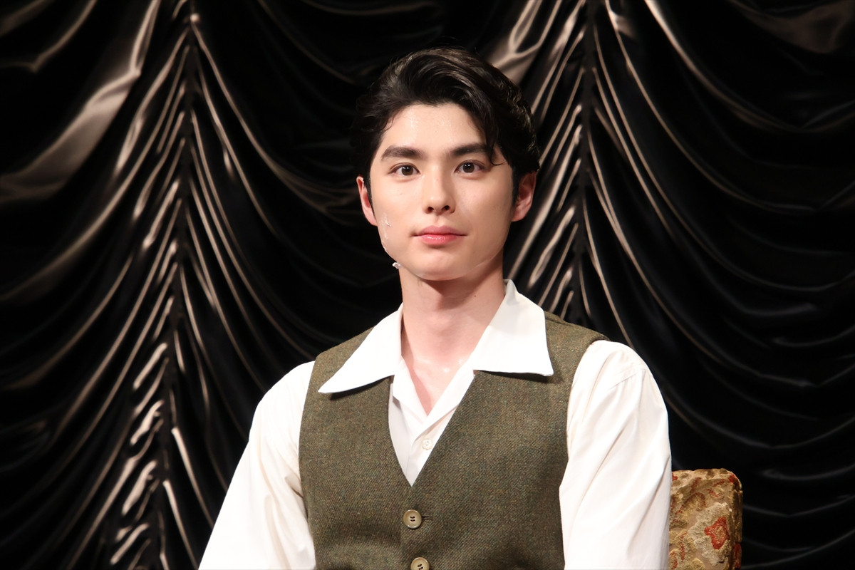 本田響矢、音楽劇『エノケン』製作発表記者会見に登場