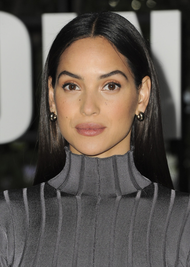アドリア・アルホナ、Adria Arjona　2022