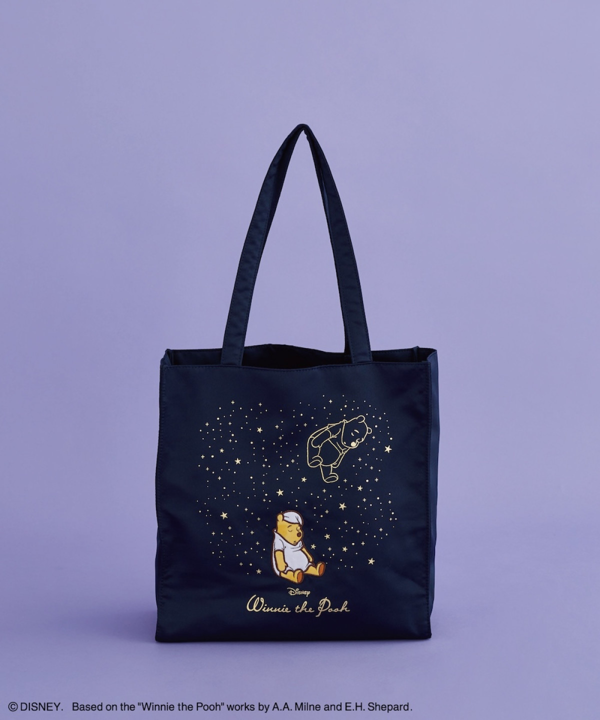 『くまのプーさん』×「Maison de FLEUR」がコラボ！　パジャマ姿が愛らしいトートなど全5型展開