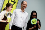 “歩く男”グリーティング　東京・表参道で8月8日限定で開催された「8／8（ハチハチ）地下通路フォトスポット」の様子