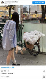乃木坂46・川崎桜、ミニ丈の私服姿を披露　※「川崎桜」インスタグラム